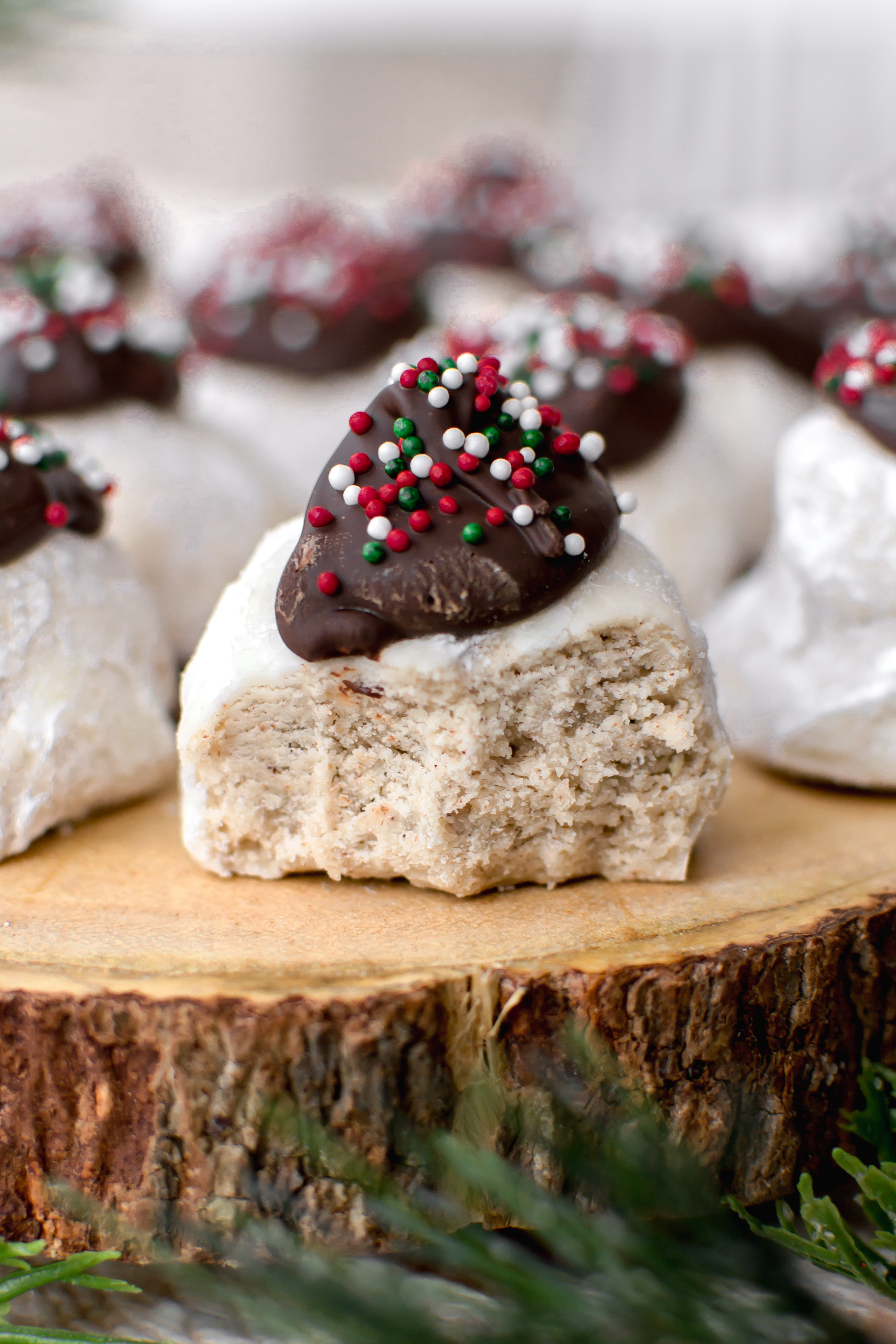 vegan christmas cookies snowball melt in your mouth