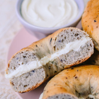 white chocolate blueberry bagel recipe with cream cheese
